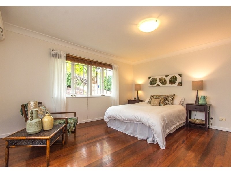 15 Emma Street, Red Hill QLD 4059