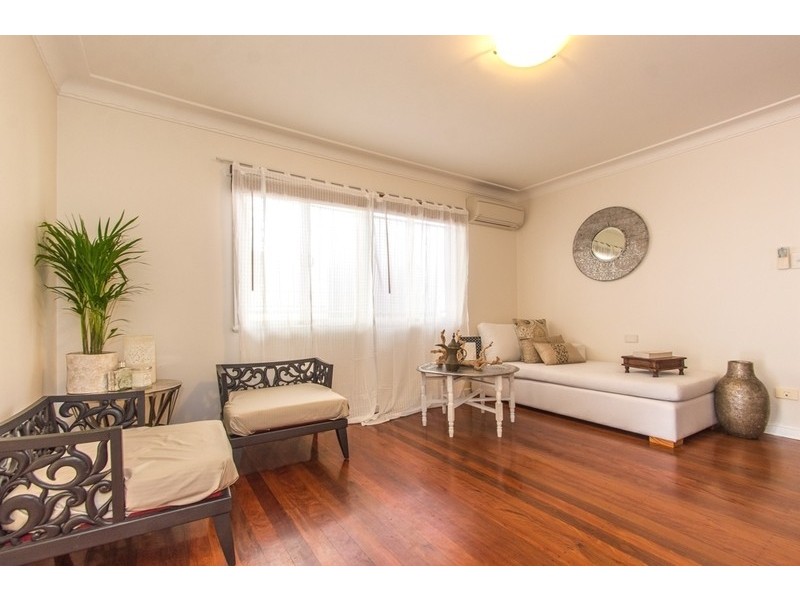 15 Emma Street, Red Hill QLD 4059