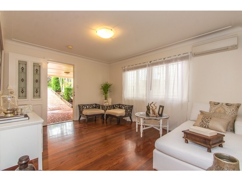 15 Emma Street, Red Hill QLD 4059