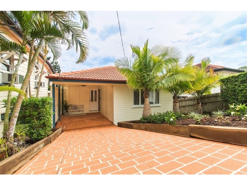 15 Emma Street, Red Hill QLD 4059