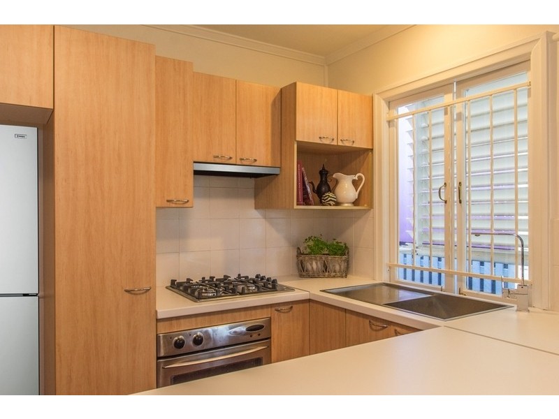 15 Emma Street, Red Hill QLD 4059