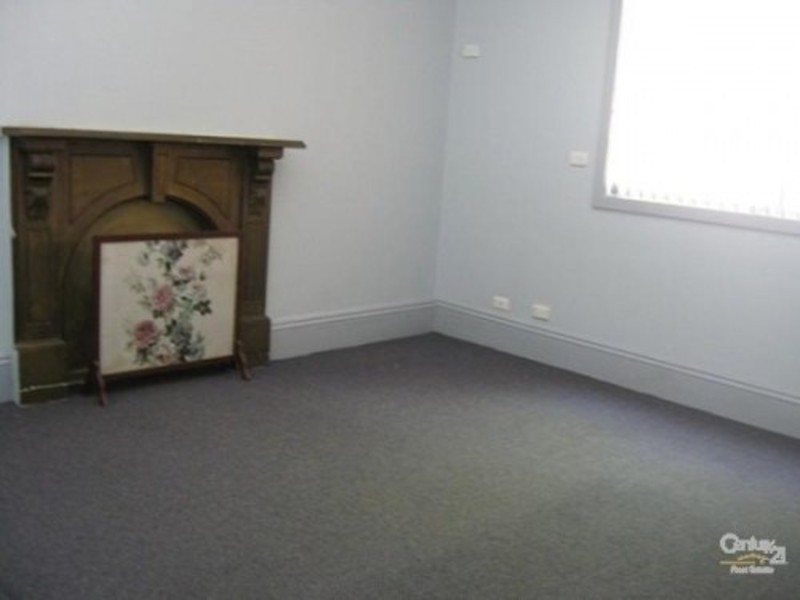 5 Murray St, Hamilton NSW 2303