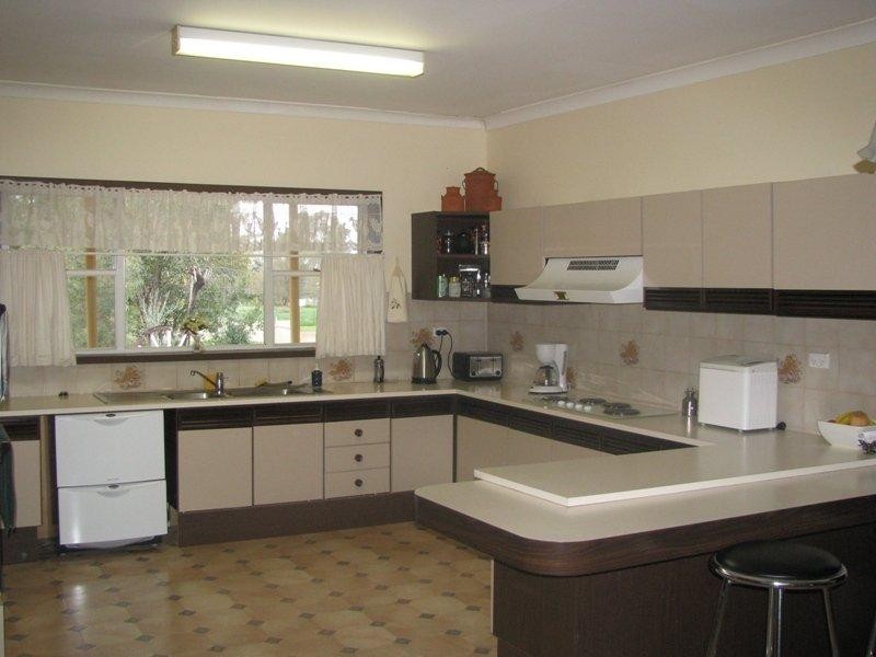 2A Silverwood Road, Lake Albert NSW 2650