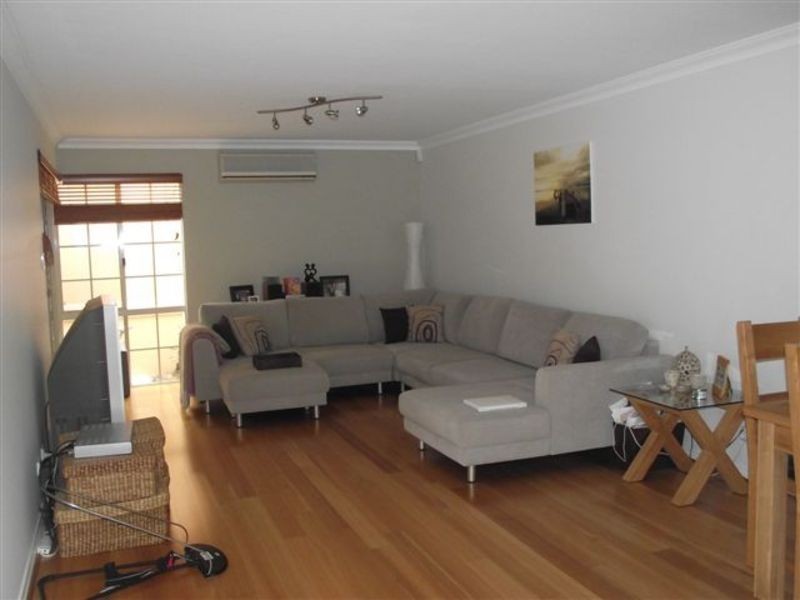 2/32 Renwick Street, South Perth WA 6151