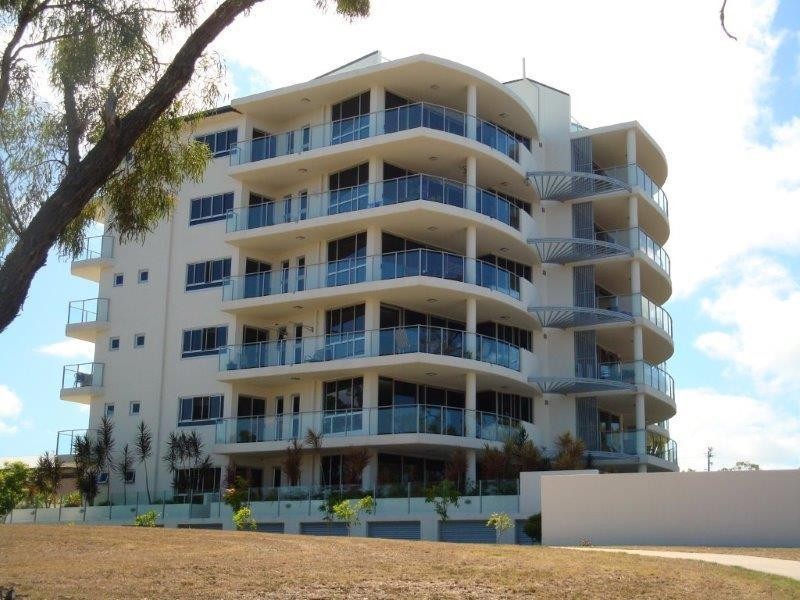 9/2 The Promenade, Boyne Island QLD 4680