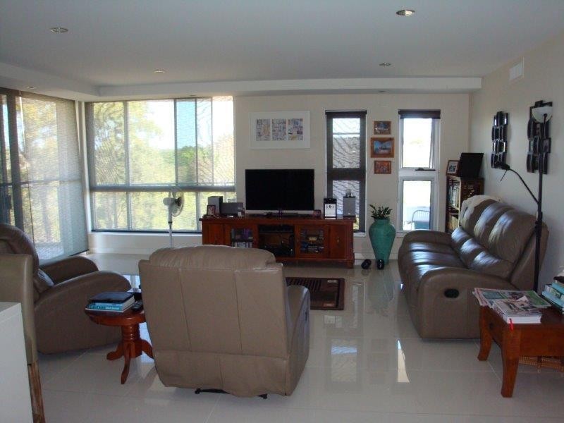 9/2 The Promenade, Boyne Island QLD 4680
