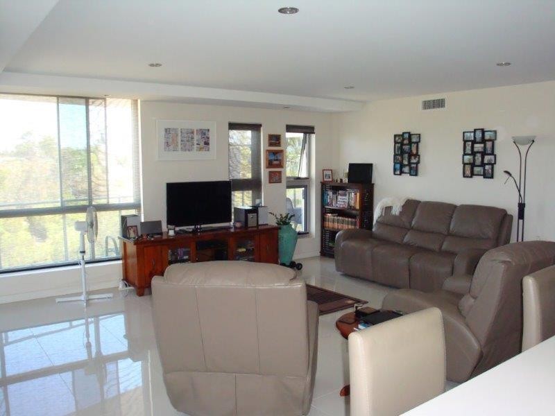 9/2 The Promenade, Boyne Island QLD 4680