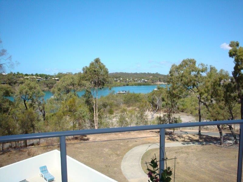 9/2 The Promenade, Boyne Island QLD 4680
