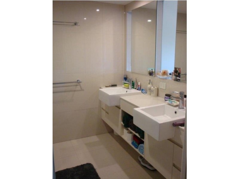 9/2 The Promenade, Boyne Island QLD 4680
