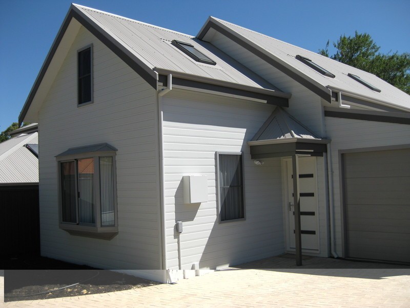 54A Rennie Crescent, Hilton WA 6163