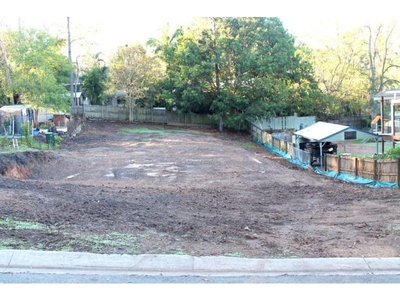 12 Henry Street, Chapel Hill QLD 4069