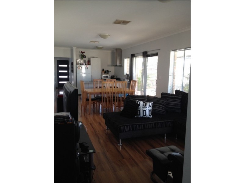 24 Elemi Bend, Atwell WA 6164