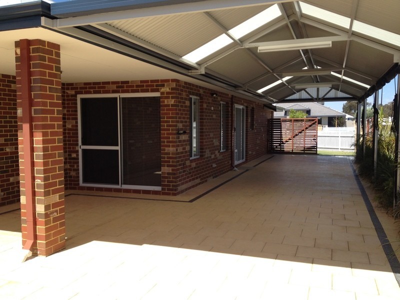 24 Elemi Bend, Atwell WA 6164