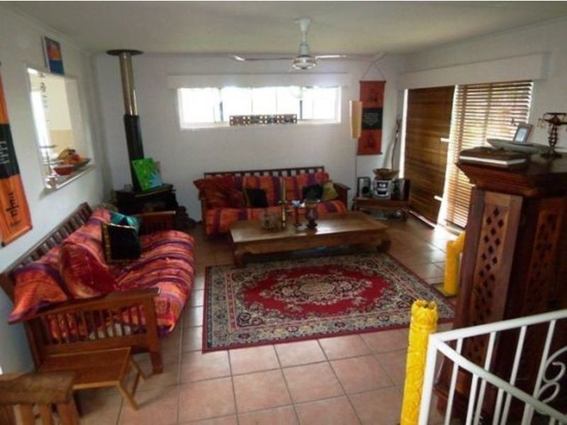 17 Grevillia Avenue, Southport QLD 4215