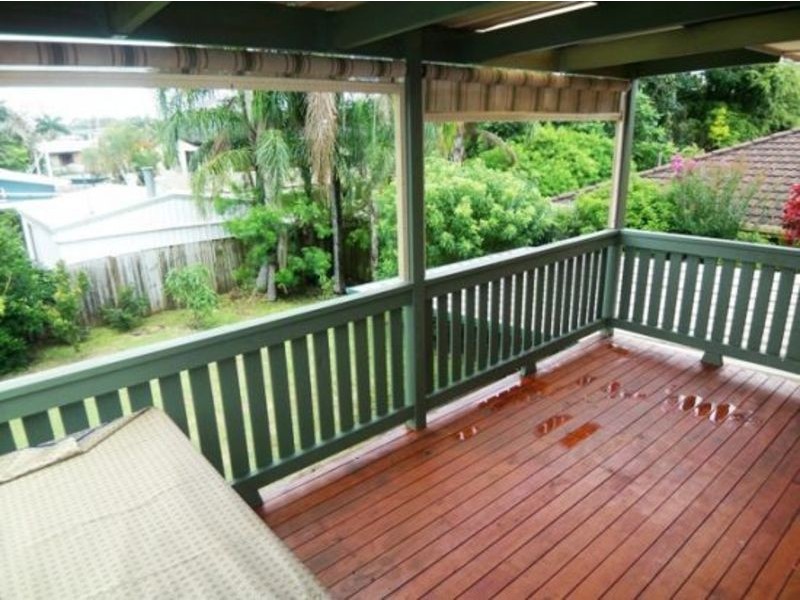 17 Grevillia Avenue, Southport QLD 4215