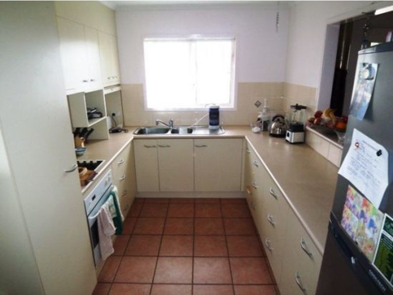 17 Grevillia Avenue, Southport QLD 4215