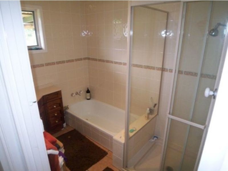 17 Grevillia Avenue, Southport QLD 4215