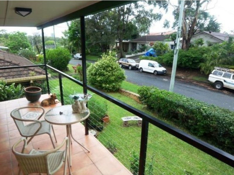 17 Grevillia Avenue, Southport QLD 4215