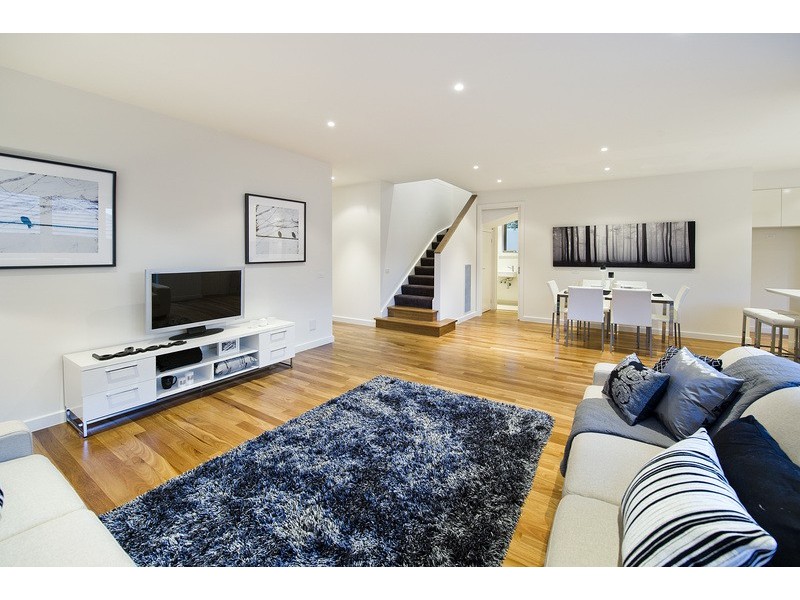 18 Pakenham Street, Blackburn VIC 3130