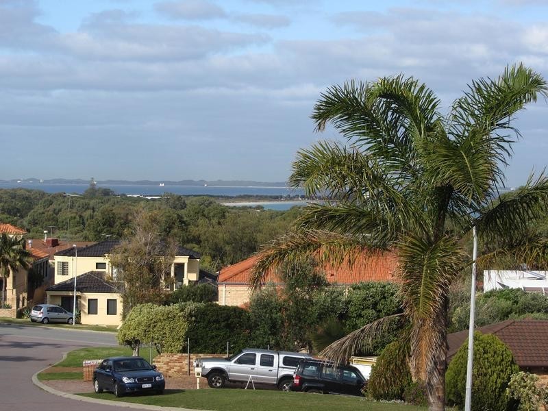 9 Anitra Court, Coogee WA 6166