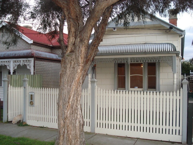 19 Station Road, Seddon VIC 3011
