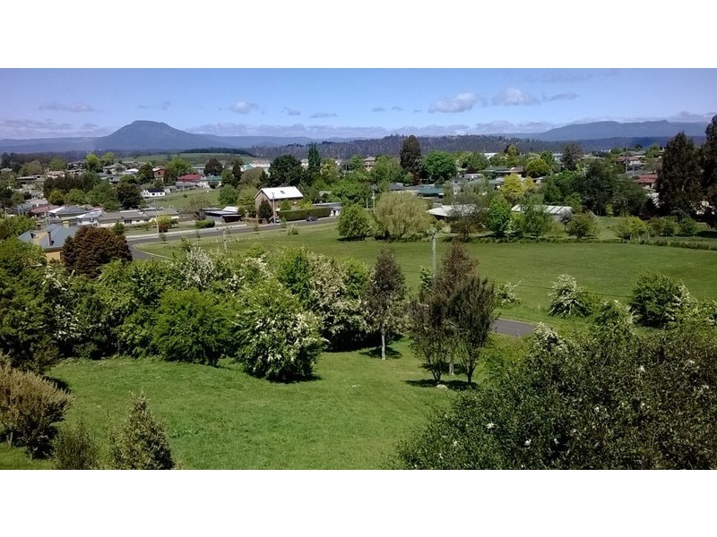 63 West Barrack Street, Deloraine TAS 7304
