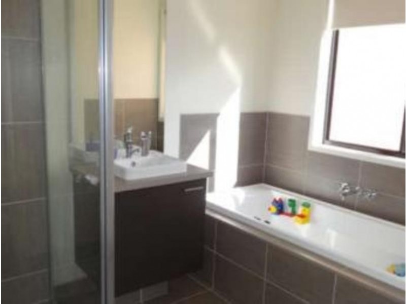 17 Wimpara Crescent, Maddingley VIC 3340