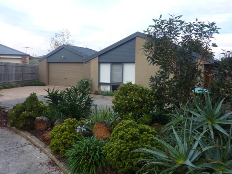 9 Kimberly Court, Berwick VIC 3806