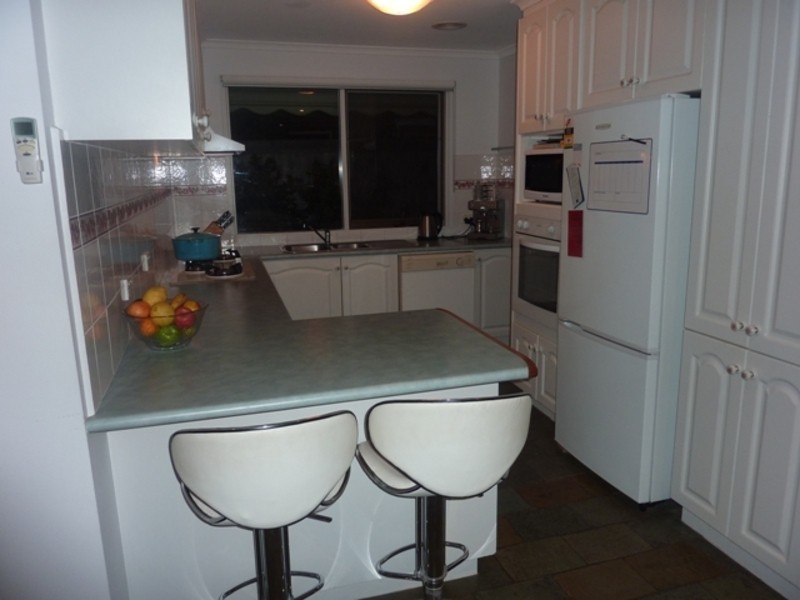 9 Kimberly Court, Berwick VIC 3806