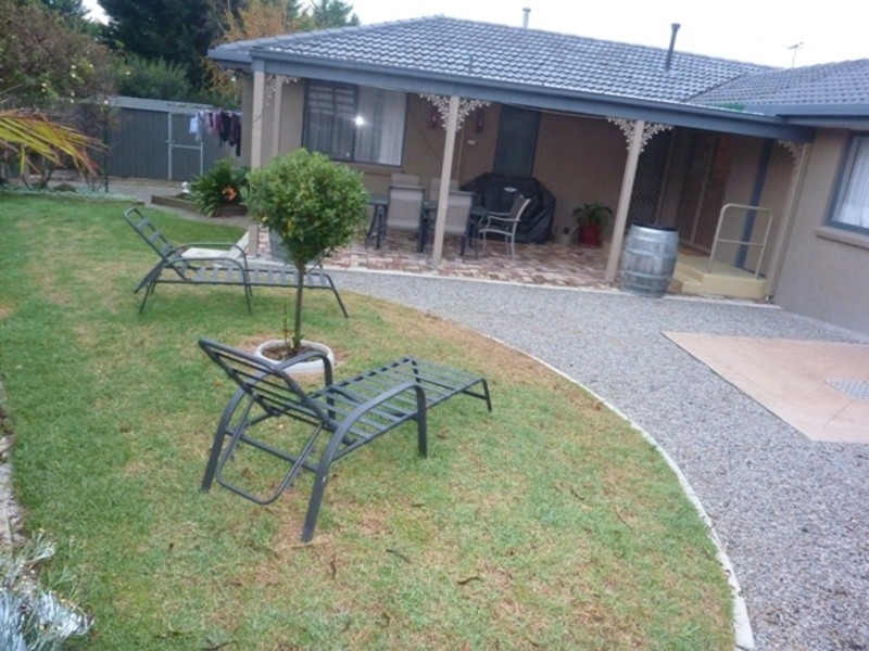 9 Kimberly Court, Berwick VIC 3806