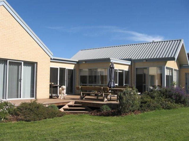 4 Lesley Avenue, Point Leo VIC 3916