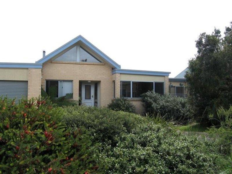 4 Lesley Avenue, Point Leo VIC 3916