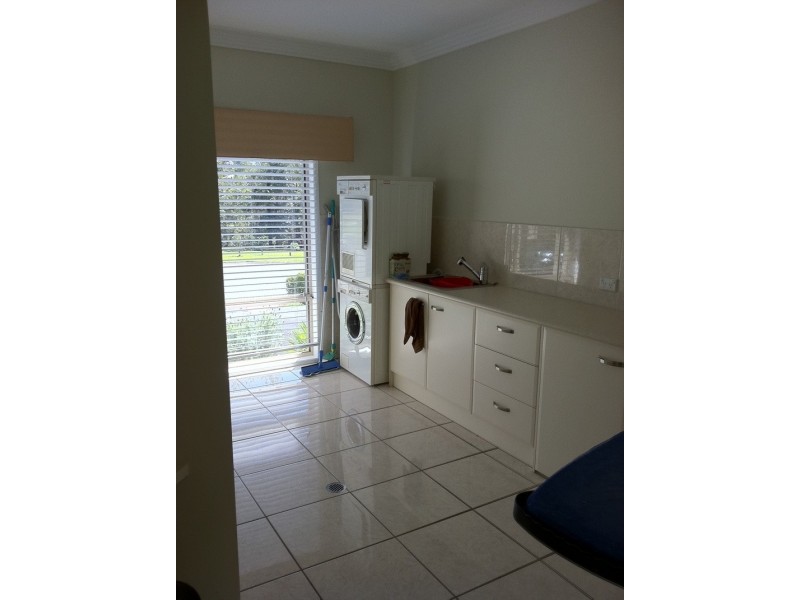 41 Howard Hughes Court, Maudsland QLD 4210
