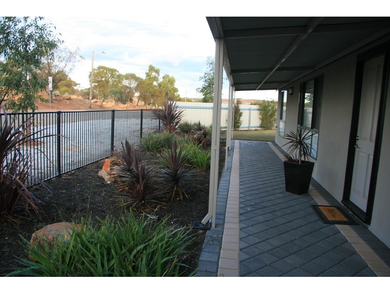 2 Agett Way, Northam WA 6401