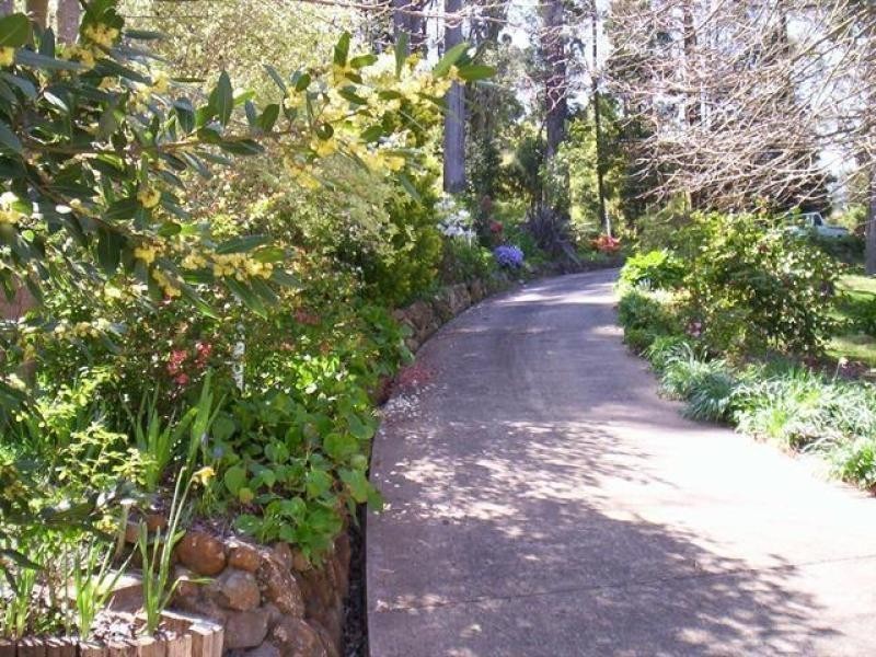 55 Douglas Road, Mount Macedon VIC 3441