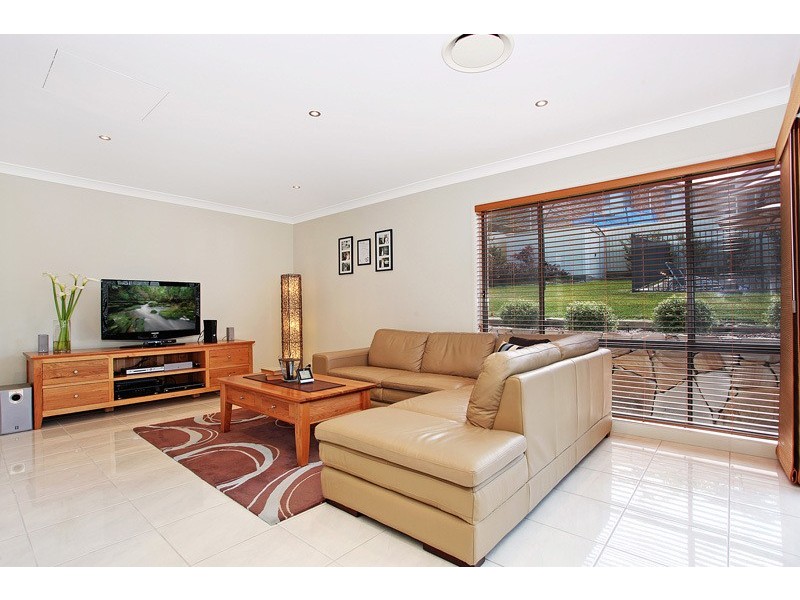 21 Warburton Close, Macquarie Hills NSW 2285