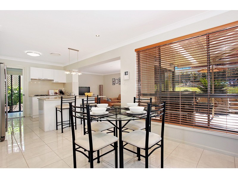 21 Warburton Close, Macquarie Hills NSW 2285