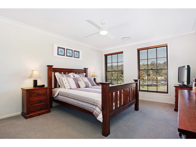 21 Warburton Close, Macquarie Hills NSW 2285