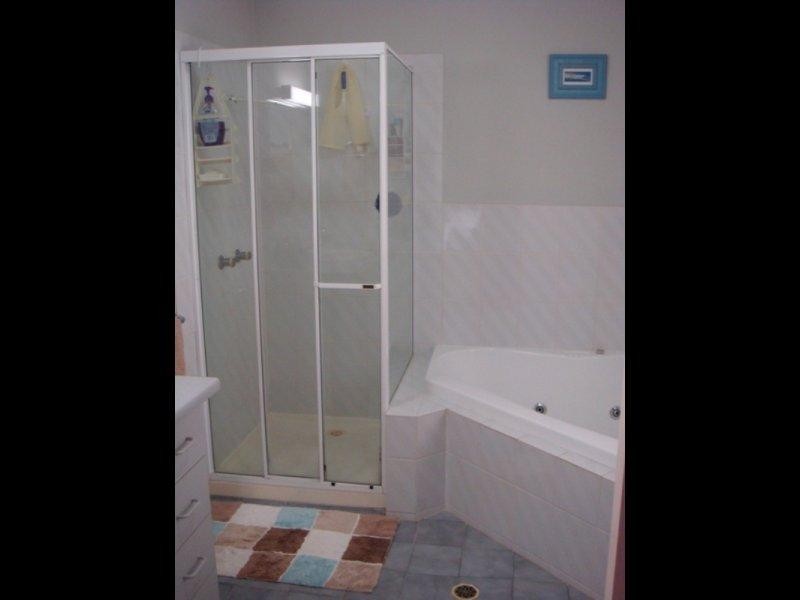 57 Waverley Road, Camp Hill QLD 4152