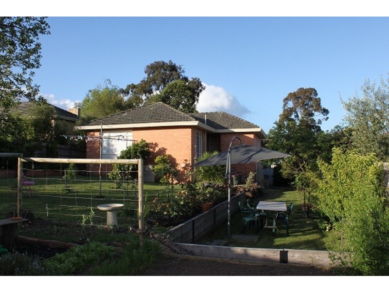 16 Graeme Ave, Ringwood VIC 3134