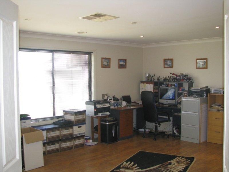 66 Yentoo, Glenfield Park NSW 2650