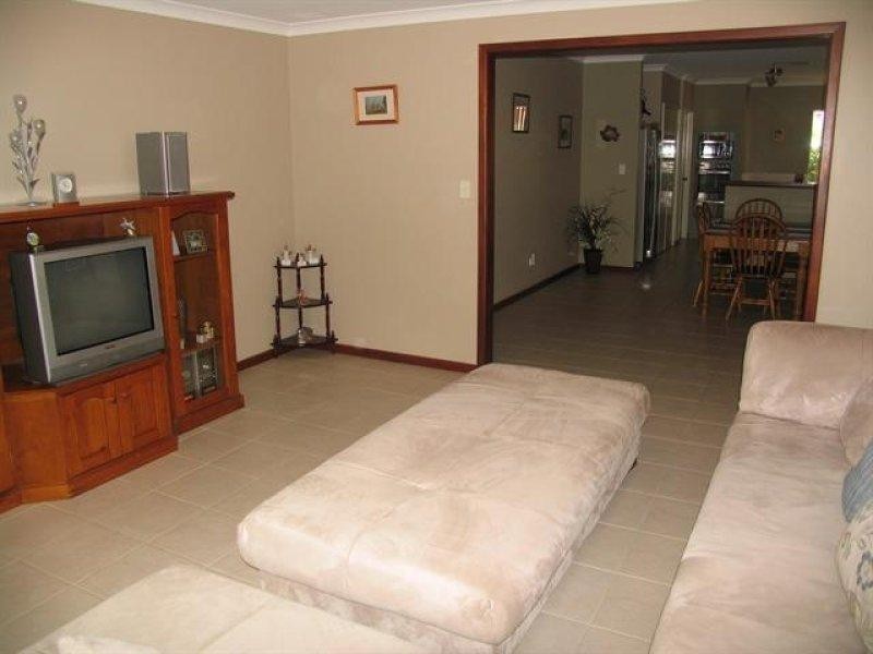 6 Skiff Way, Canning Vale WA 6155