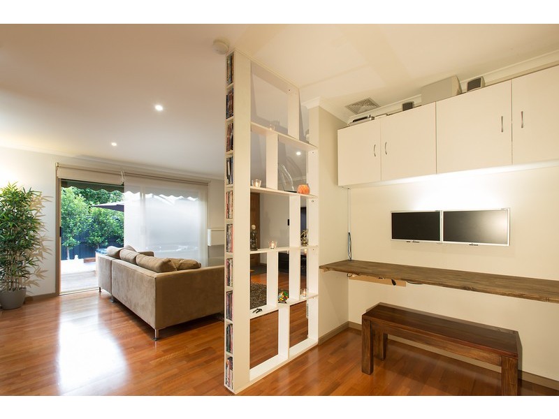 8/4 – 8 Renver Road, Clayton VIC 3168