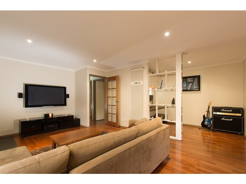 8/4 – 8 Renver Road, Clayton VIC 3168