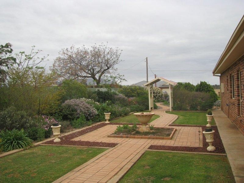 29 Booth Street, Coolamon NSW 2701