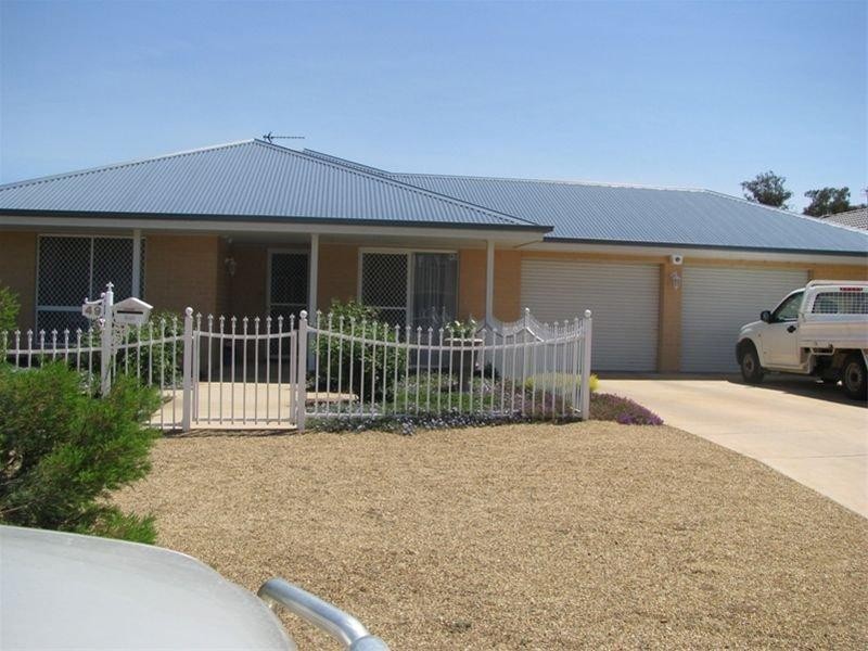 49 Jack Avenue, Wagga Wagga NSW 2650
