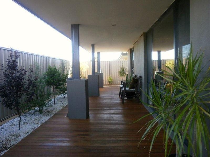 8 Wicklow Circle, Darch WA 6065