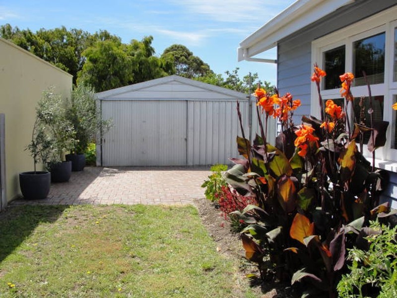 12 Lucas Street, Howrah TAS 7018
