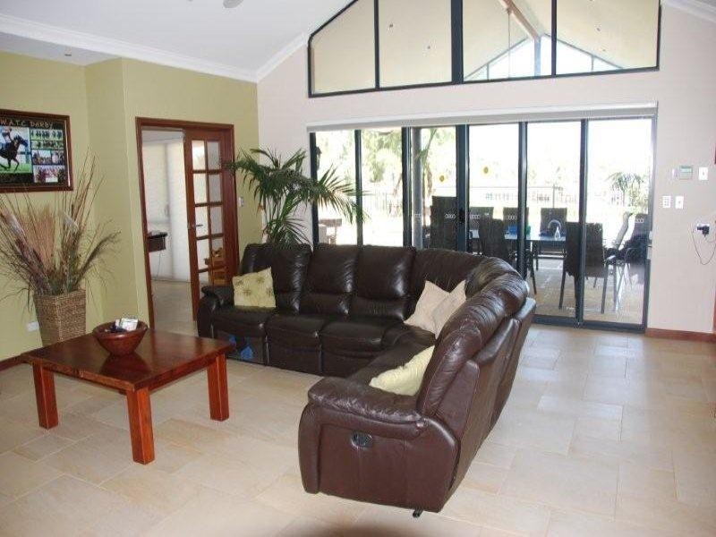 55 Henley Street, Henley Brook WA 6055