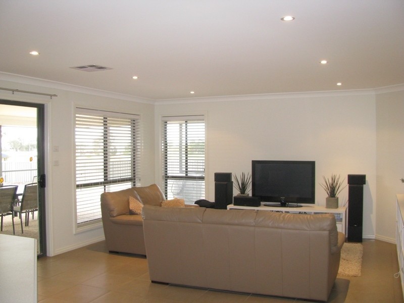 13 Hakea Drive, Coolamon NSW 2701